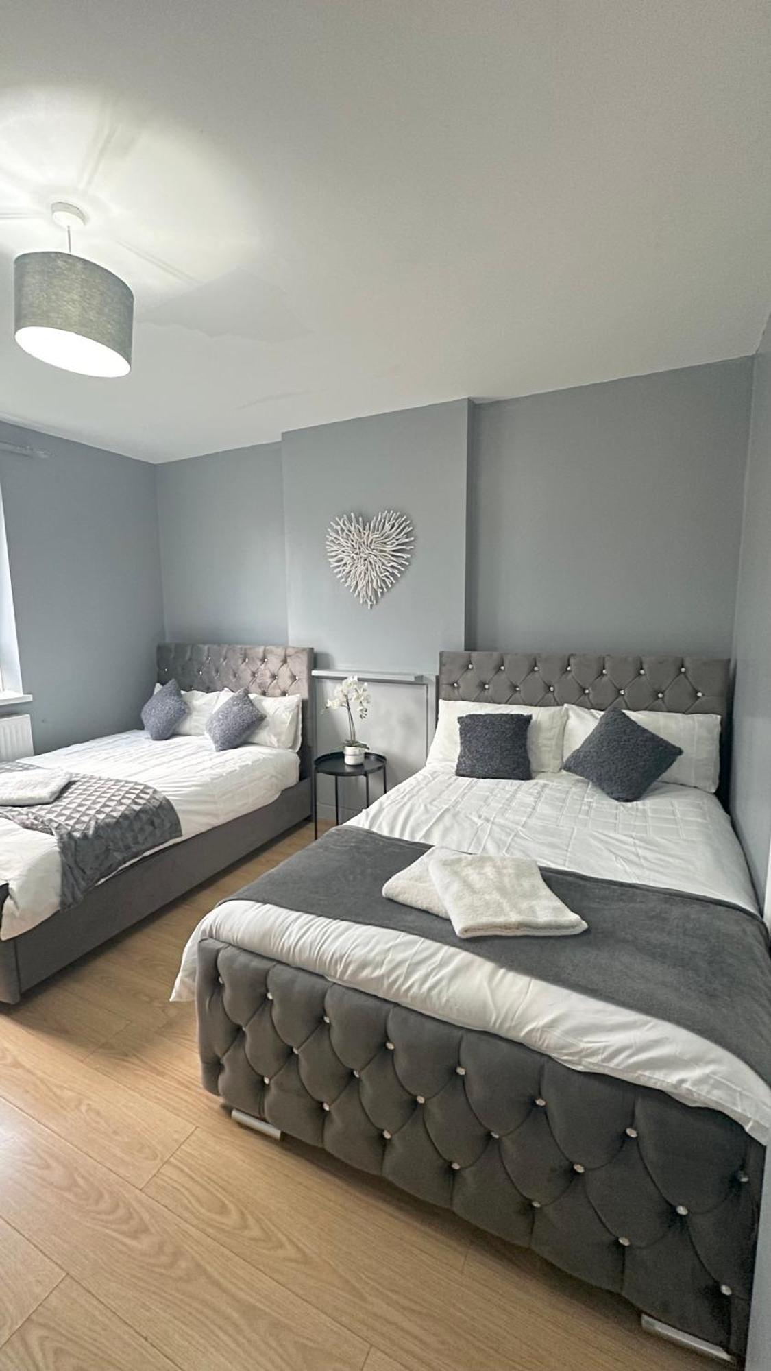 1 Bedroom Flat In Whitechapel, Лондон Екстериор снимка