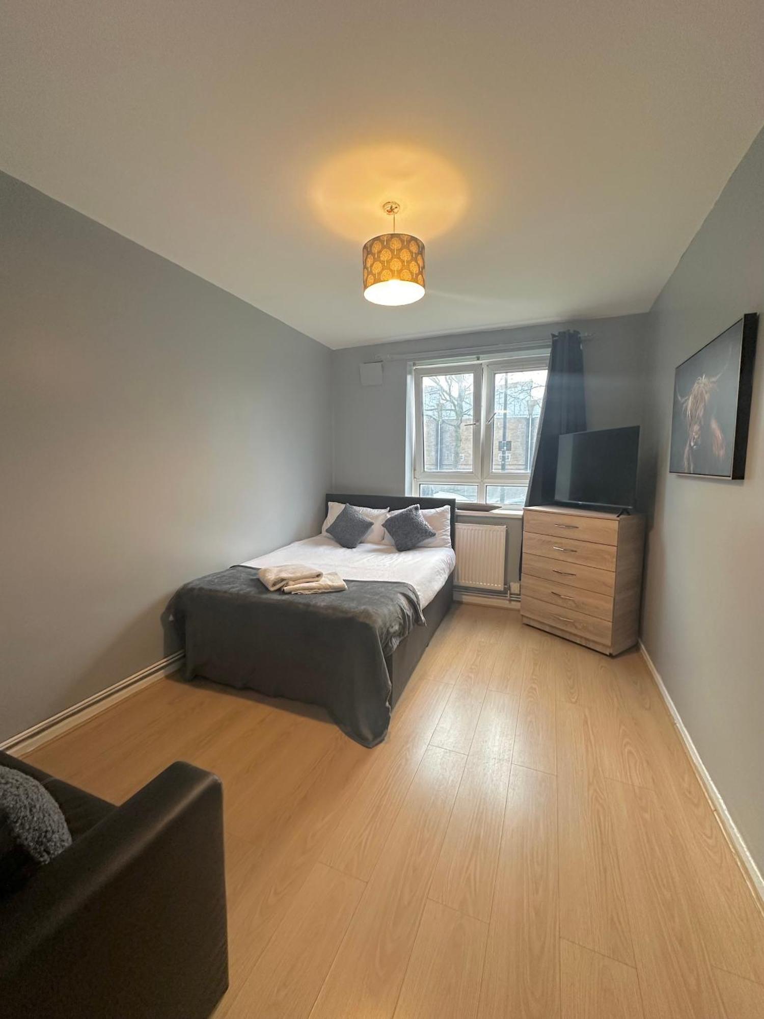 1 Bedroom Flat In Whitechapel, Лондон Екстериор снимка