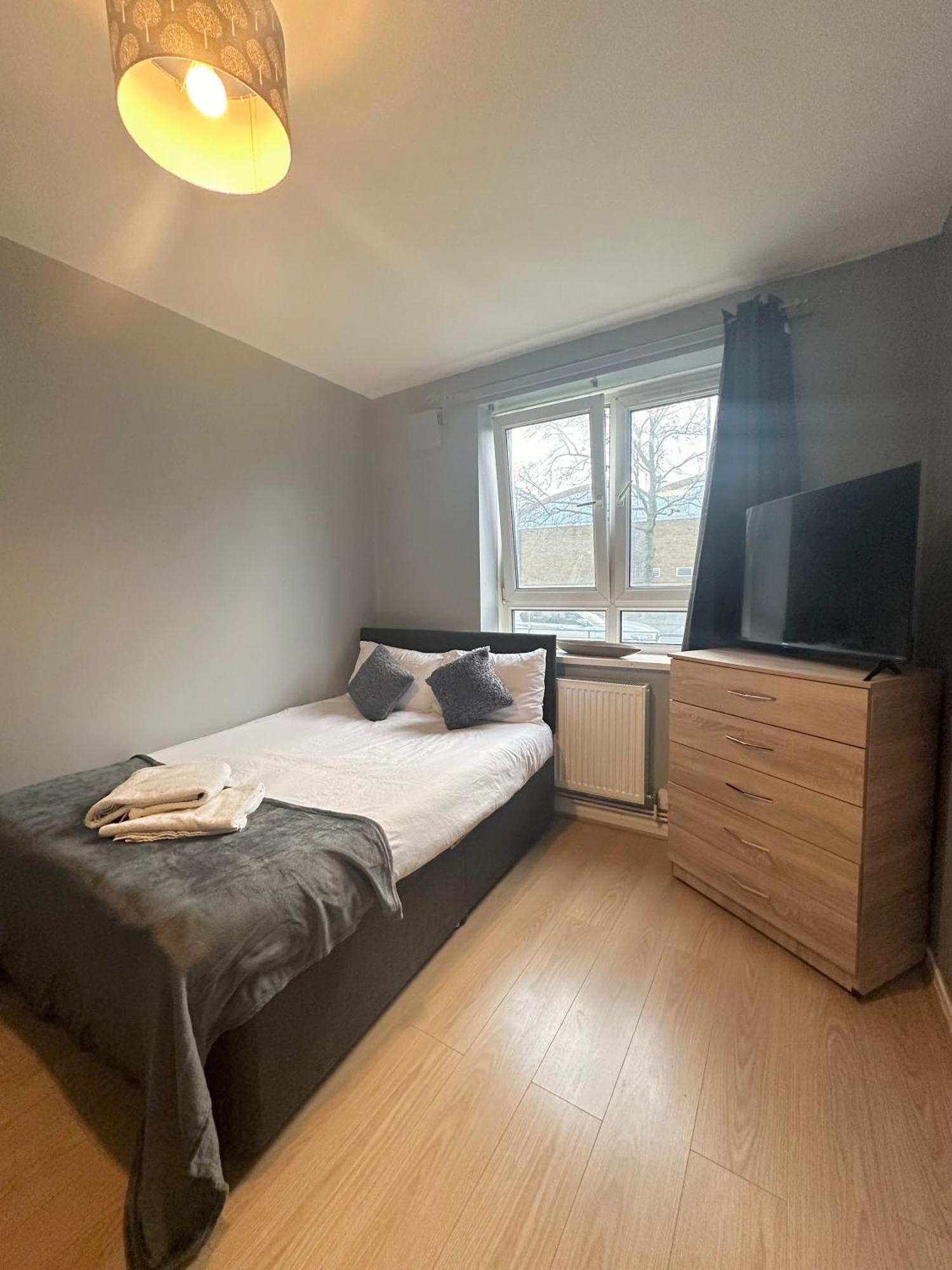 1 Bedroom Flat In Whitechapel, Лондон Екстериор снимка
