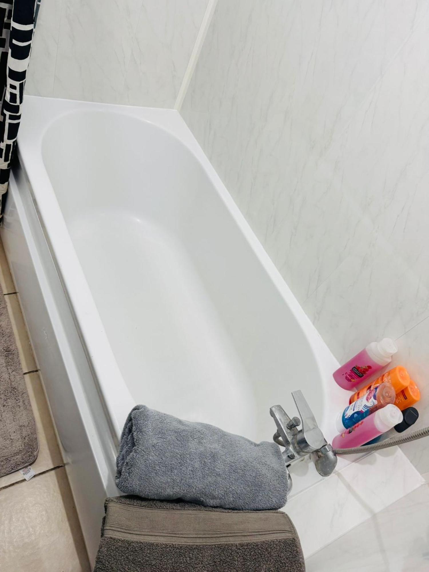 1 Bedroom Flat In Whitechapel, Лондон Екстериор снимка